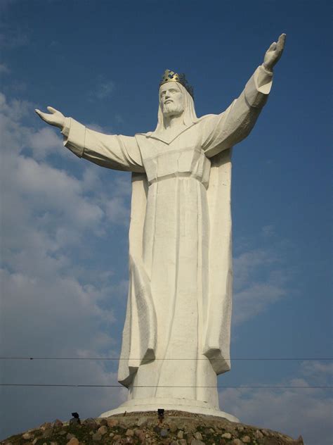 Christ the king statue – Artofit