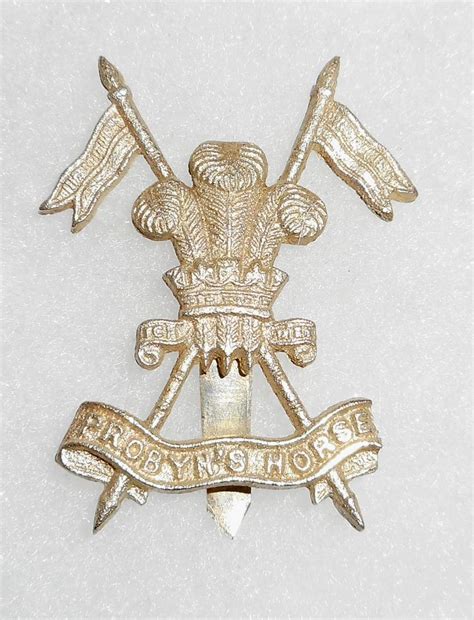 INDIAN ARMY CAST WHITE/SILVERED METAL CAP BADGE OF PROBYNS HORSE..