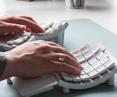 Bluetooth Typewriter Keyboard