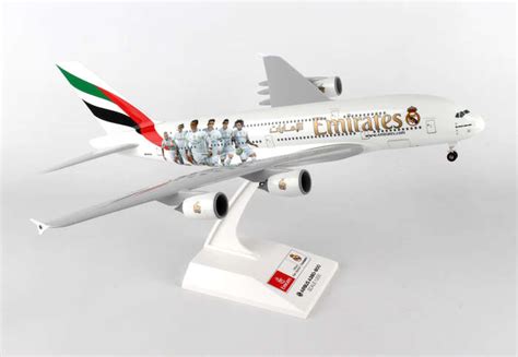 Scale Model Store.com :: Skymarks 1:200 - SKR880 - Emirates Airbus A380-800