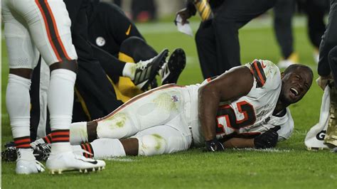 Browns star Nick Chubb to undergo surgery on season-ending knee injury ...