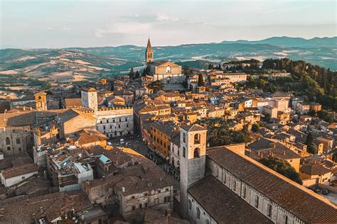 Visit Todi, Umbria – Best things to do in Todi, Italy (2023)