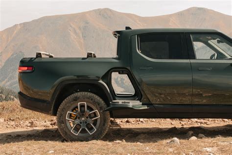 Rivian Beats Tesla, Ford and GMC With First Electric Pickup Truck ...