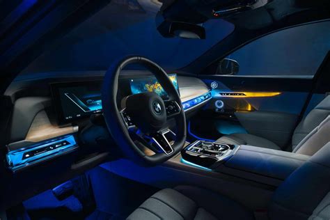 BMW i7 Is a Wards Auto 10 Best Interior and UX Winner