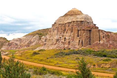 castle-rock-wide-shot - Beautiful Badlands ND