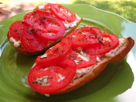 Tomato Cheese Bread Recipe - Genius Kitchen