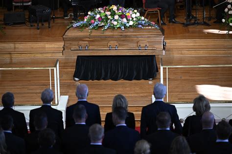 Rosalynn Carter Funeral: Bidens, Clintons Pay Tribute - Bloomberg