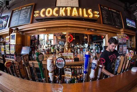 The Best Bars in Seattle Right Now | Live music seattle, Cool bars, Dive bar