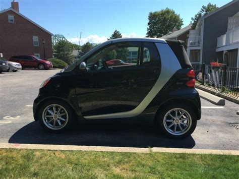 Smart Car Convertible - LOADED - Black/Silver Red Interior