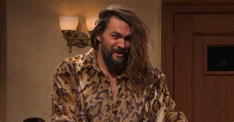 Jason Momoa wins 'SNL' with hilarious (and shirtless) surprise appearance