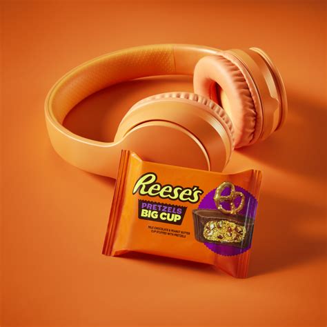 REESE'S Big Cup with Pretzels Peanut Butter Cup, 1.3 oz