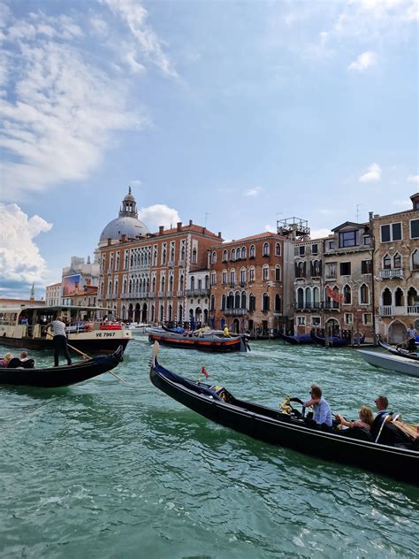 Venice Grand Canal views | CheckinAway