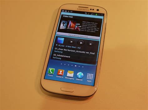 Samsung Galaxy S3 design and features in hands-on photos - CNET