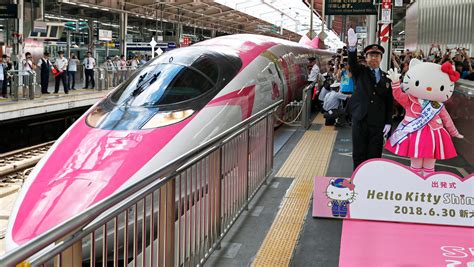 Hello Kitty: Japanese bullet train decorated with popular cartoon