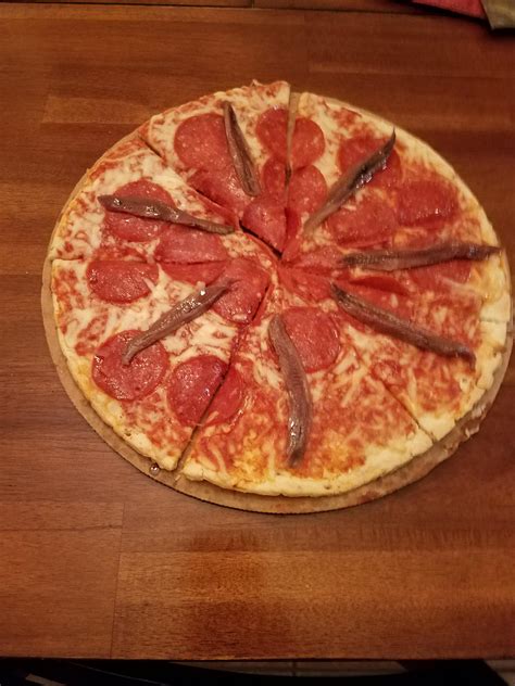 Anchovy pizza : r/futurama
