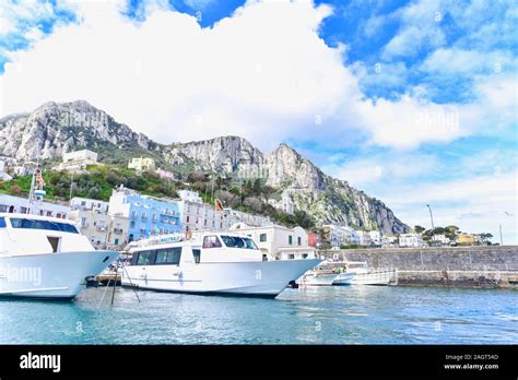 Capri ferry hi-res stock photography and images - Alamy