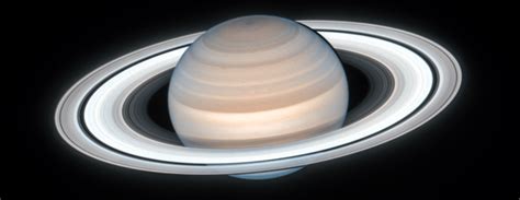 Hubble Shows Saturn in the Middle of its Summer - Universe Today