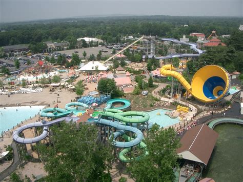 Six Flags Hurricane Harbor, Valencia, CA - California Beaches