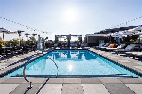 You Probably Need This: Three Perfect Rooftop Hotel Pools in Los ...