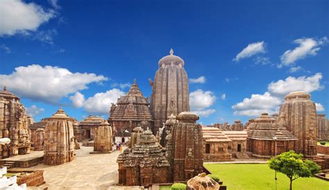 Did you know about these epic shiva temples, and statues in India?