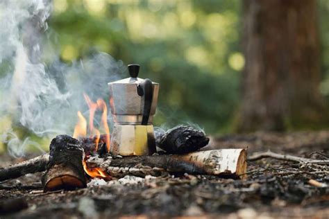 How To Use Percolator Coffee Pot For Camping - Kitchenzap