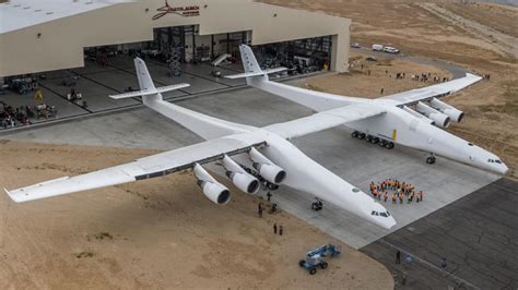 Stratolaunch: world's largest plane finally emerges | Fox News