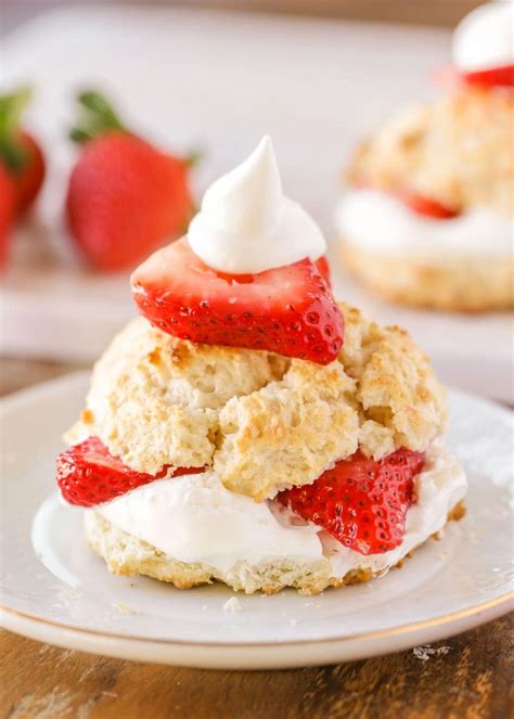 EASY Bisquick Strawberry Shortcake Recipe | Lil' Luna