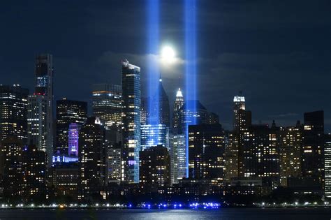 Bloomberg Keeps 9/11 ‘Tribute in Light’ Shining, and Other News - Curbed NY