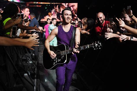 Jonas Brothers “Happiness Begins” Tour – New York, NY – Stage Right Secrets