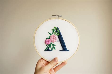 Personalized embroidery hoop, cross stitch flowers name decor, name ...