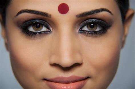 Why women put bindi in the forehead? | DharamVigyaan