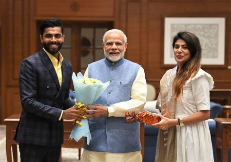 Ravindra Jadeja and his wife Rivaba Solanki meet Prime Minister ...