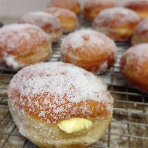 Sugar Dusted Donuts with Vanilla Custard Filling | Homemade donuts ...