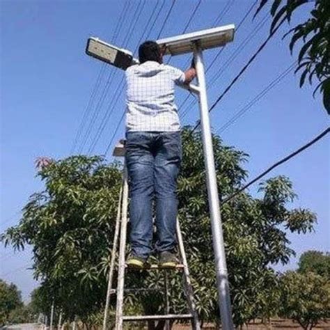 Solar Street Light Installation Service in Gurugram | ID: 2849318694373