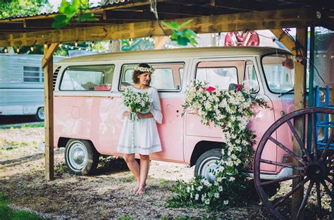 A Year of Flowers: Daisy - Green Wedding Shoes