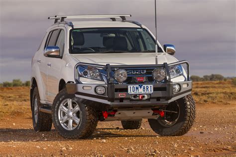 RV DAILY | ARB Deluxe Bull Bar - Isuzu MUX