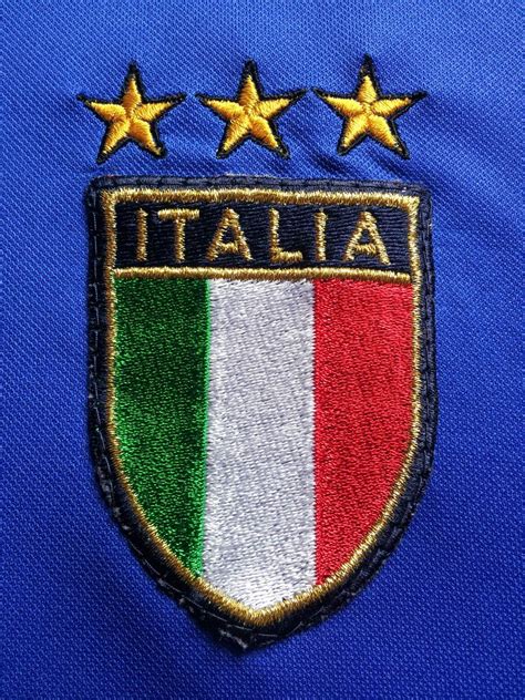 Italy Home football shirt 1999 - 2000. Added on 2012-05-09, 01:16