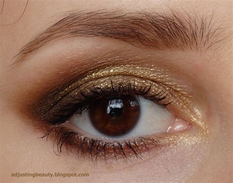 Party look: golden brown smokey eyes - Adjusting Beauty