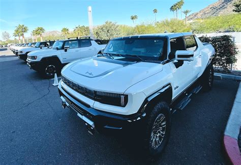 Review: GMC's Hummer EV 'Super(size)truck' is excess in all the best ways | Electrek