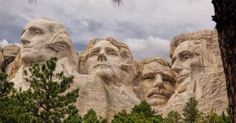 13 Best Things to Do Near Mount Rushmore - Scenic States