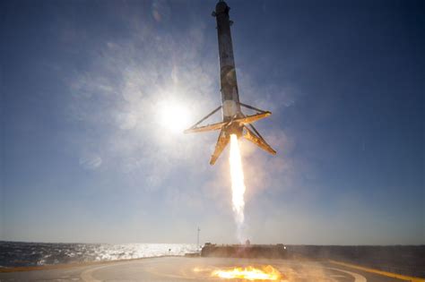 New SpaceX landing photos make you feel like the rocket is coming down ...