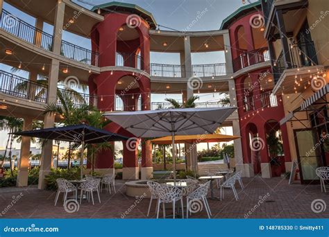 Outdoor Dining on the Waterfront Overlooking a Marina in Naples Editorial Image - Image of life ...