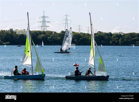 Sailing lessons on Farmoor Reservoir, Oxfordshire, England, UK Stock Photo - Alamy