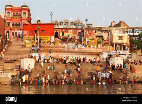 India, Uttar Pradesh State, Varanasi, Kedar Ghat Stock Photo - Alamy