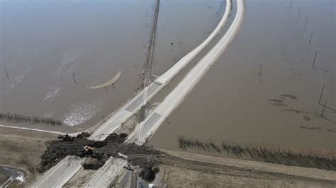 Highway 75 fully reopens in southern Manitoba after weeks of flood ...