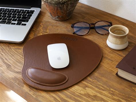 Ergonomic Office Mouse Pad has a nonslip backing and is made from high-quality leather » Gadget Flow