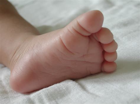 baby foot | Correct Toes