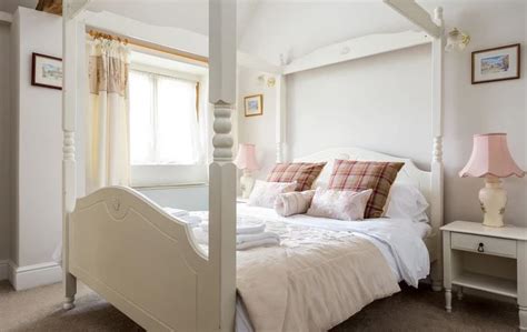 Flagstone Farm Holiday Cottages consist of three delightful barn conversions each set in 12 ...