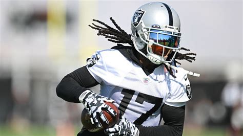 Raiders WR Davante Adams 'ready to roll'; Tyree Wilson off NFI - ESPN