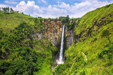 LAKE TOBA & SAMOSIR ISLAND (IN THE FOOTSTEPS OF THE BATAK) - Travel ...